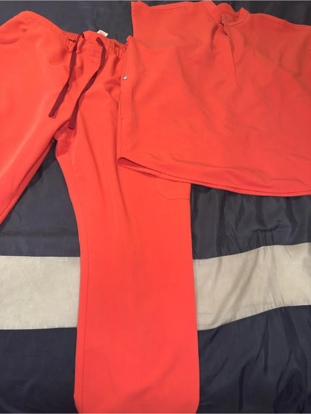 Figs Red Technical Collection Top - Picture 2 of 4